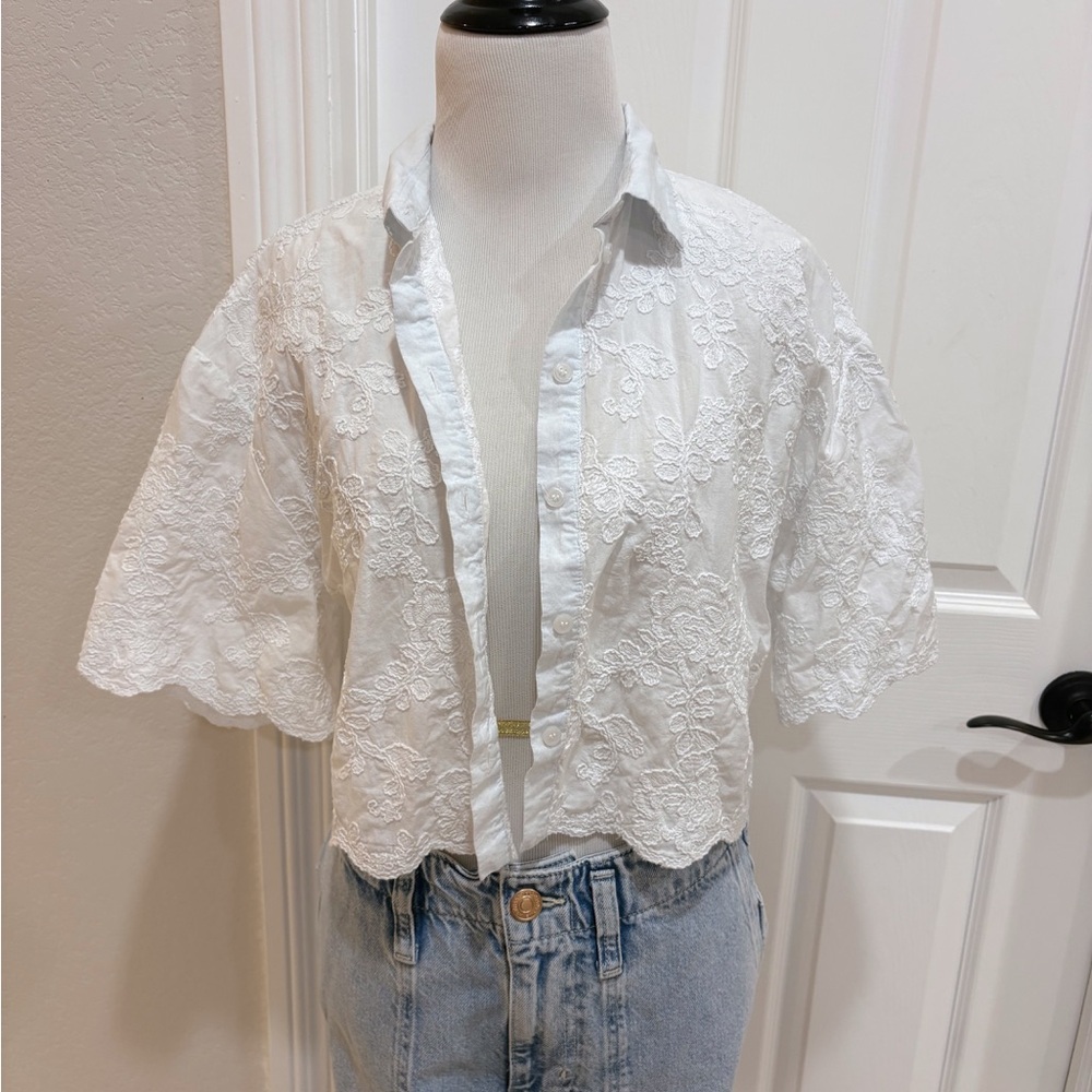 LIME White Floral Embroidered Cotton Button-Front Women’s Top Medium